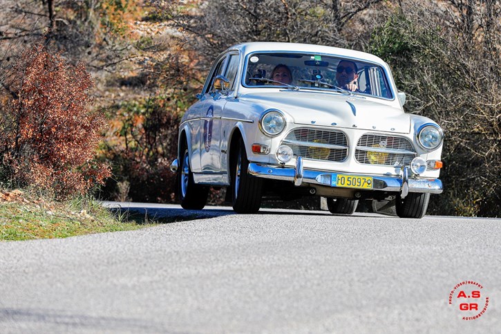 Φαρμάκης Κυριάκος / Αθανασοπούλου Μαρία - Volvo 122s Amazon 1963 Cat F